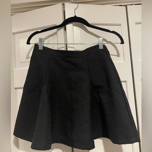 TOBI mini flowy black skirt